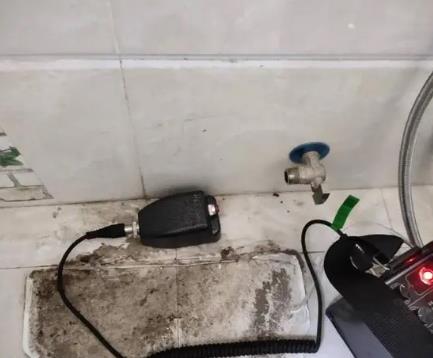 贡嘎屋顶漏水维修公司分享下卫生间漏水的危害及解决方法